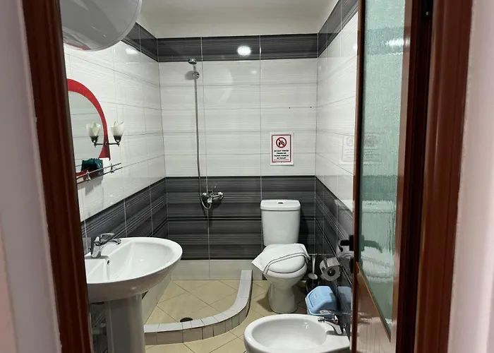 Vlora Villa * Vlorë